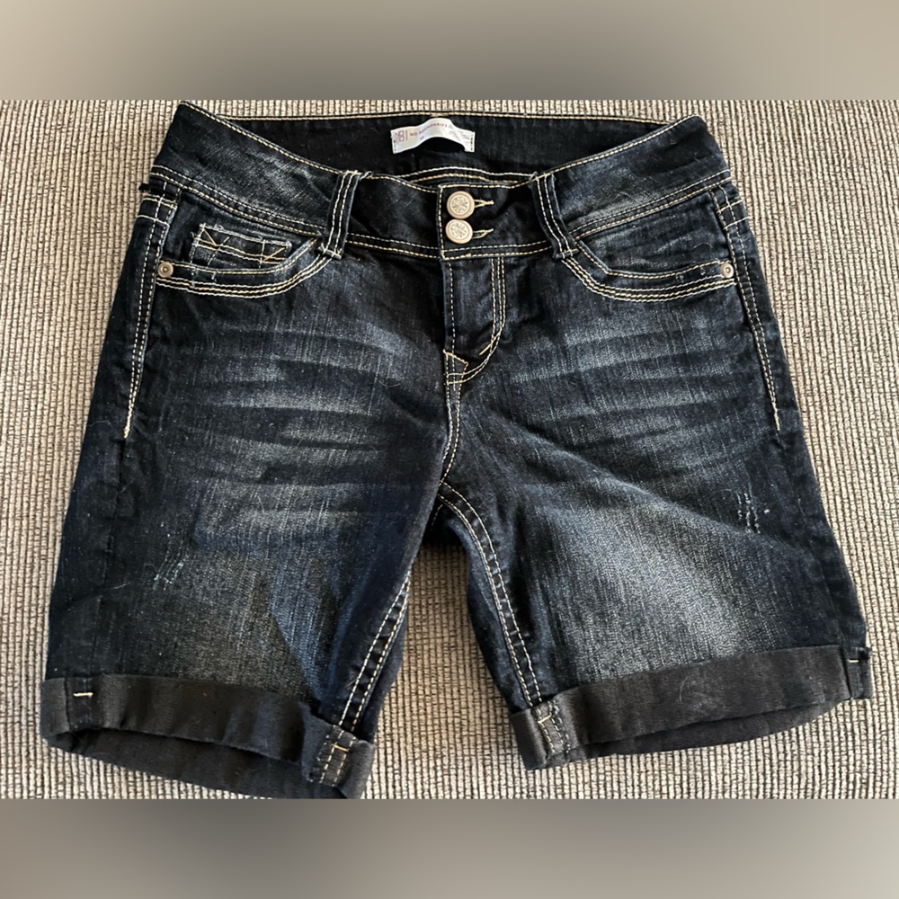 Brand new pair of no boundaries size 13 shorts